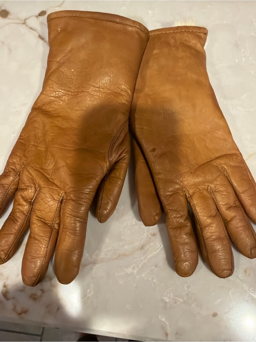 Vintage Women’s Classic Leather and Real Fur lined Gloves - Tan